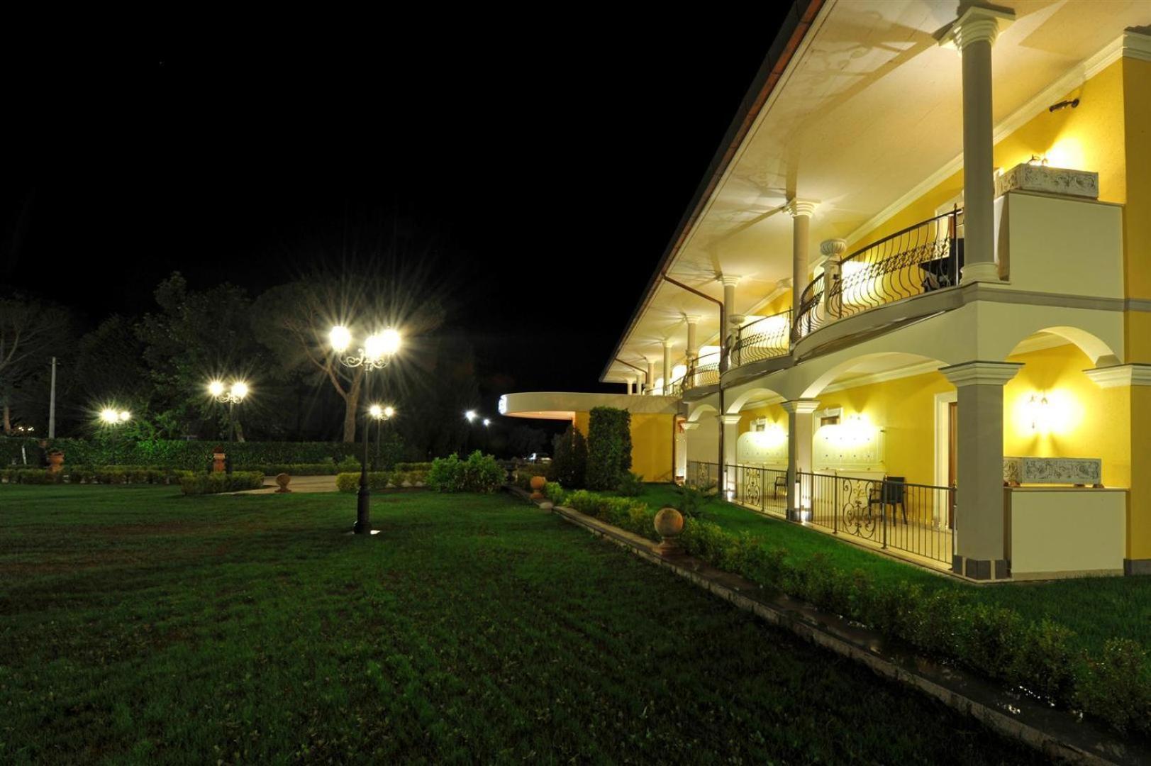 Hotel Lido - Beach And Palace บอลเซนา ภายนอก รูปภาพ